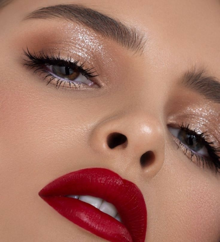 Elegancia y sencillez en un mismo maquillaje Elegancia y sencillez en un mismo maquillaje