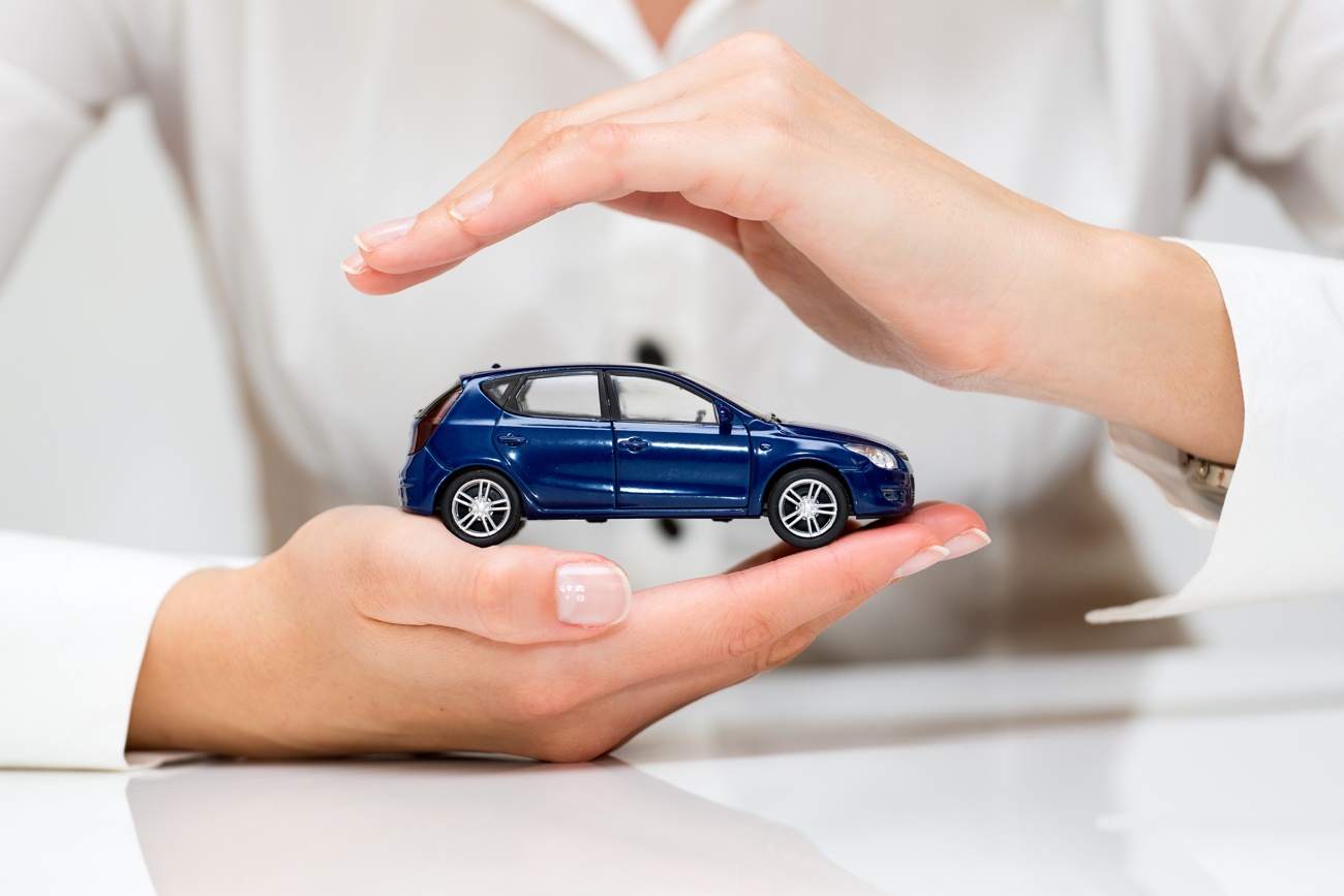 Se sitúa en el coche y ayudará en diferentes factores Se sitúa en el coche y ayudará en diferentes factores