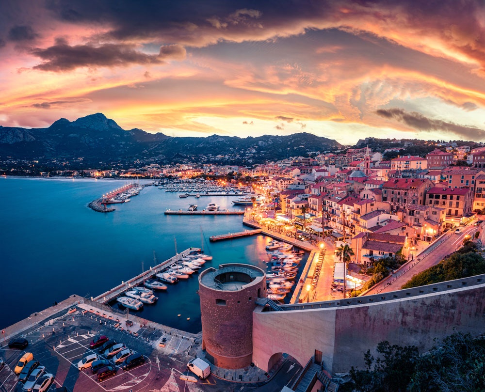 Calvi, su ciudad más elegante Calvi, su ciudad más elegante