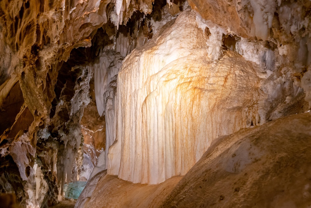 Gruta de las Maravillas (Huelva) Gruta de las Maravillas (Huelva)