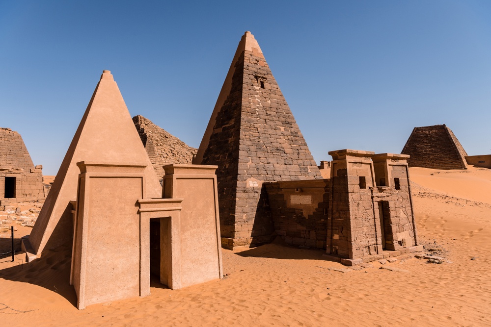 Pirámides nubias en Meroe (Sudán) Pirámides nubias en Meroe (Sudán)