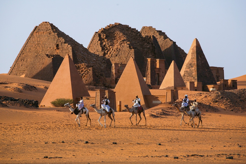 Pirámides nubias en Meroe (Sudán) Pirámides nubias en Meroe (Sudán)