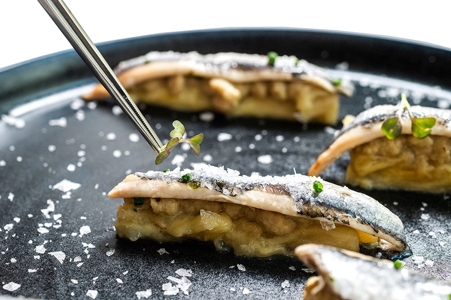 El Menudeo, boquerones en escabeche y berenjena El Menudeo, boquerones en escabeche y berenjena