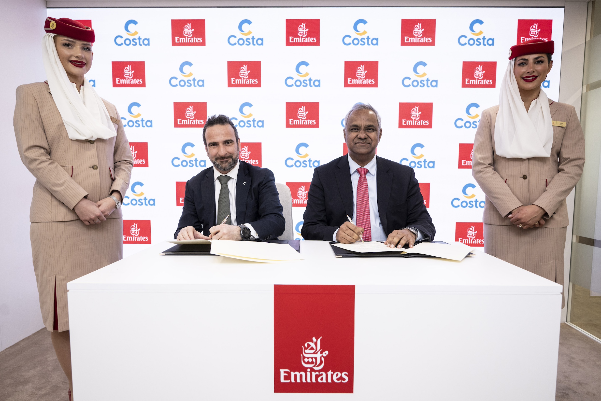Emirates y Costa Cruceros renuevan su alianza estratégica hasta 2027